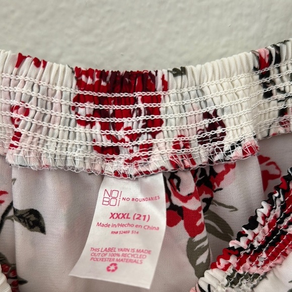 No Boundaries Red and White Ruffled Floral Blouse - Picture 2 of 5